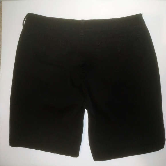 Men's black chino shorts - Picture 2 of 4